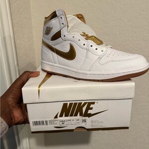 Nike AIR JORDAN Retro HI OG Sneakers